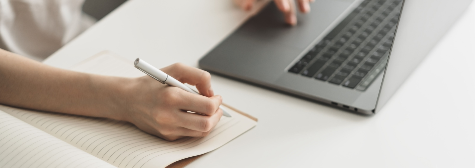 B2B Competitive Intelligence: Use Cases Across Industries